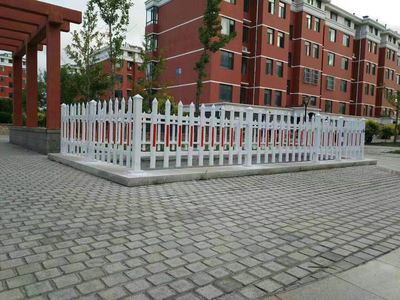 pvc護(hù)欄，鋅鋼護(hù)欄專(zhuān)業(yè)供應(yīng)商